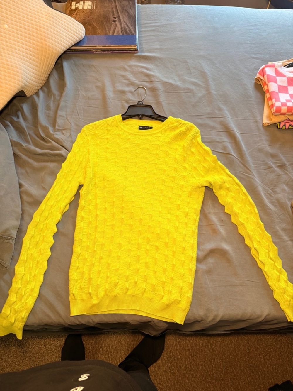 NEON GREEN Textured Knit Sweater AMAZING condition
